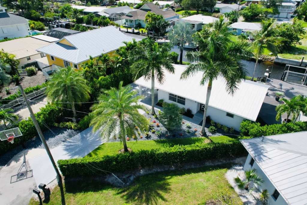 2672 Gulfview Dr.