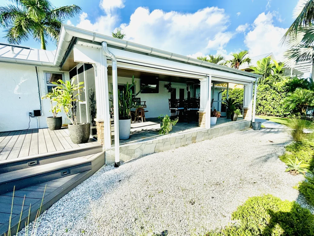 2672 Gulfview Dr.